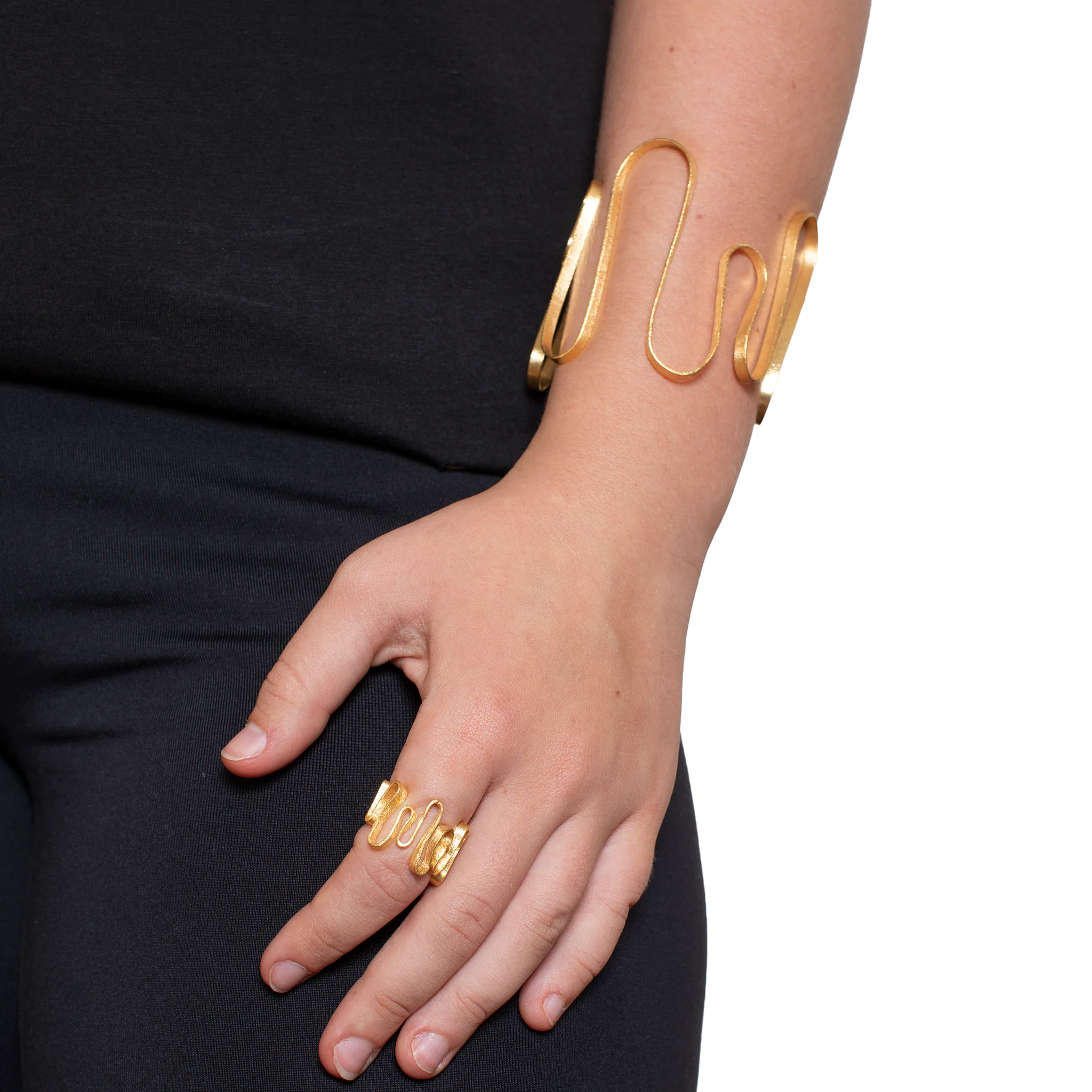 Wavy Ribbon Ring - Image 3